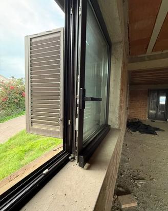 PREZZO RIDOTTO - INFISSI ALLUMINIO E PORTONE