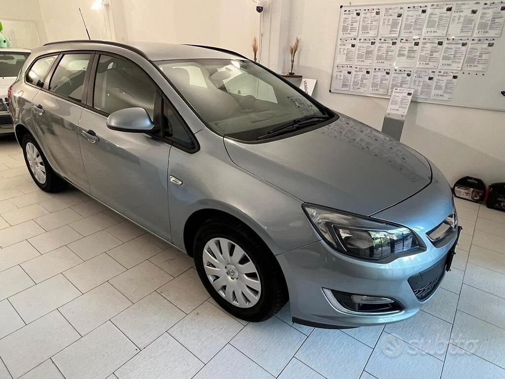 Subito - AUTOPARCODUCALE - Opel Astra 1.7 CDTI 110CV Sports Tourer Cosmo -  UN - Auto In vendita a Milano