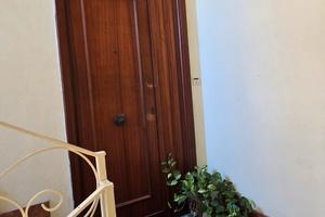 TRE VANI LUMINOSO IN CONDOMINIO RISERVATO 