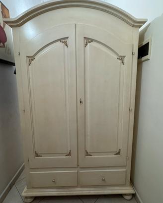 Guardaroba stile provenzale