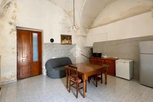 CASA SEMINDIPENDENTE A UGENTO