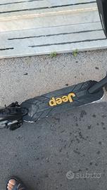 Monopattino elettrico jeep