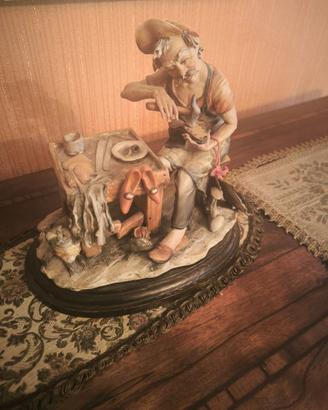 FIGURA IN PORCELLANA DI CAPODIMONTE