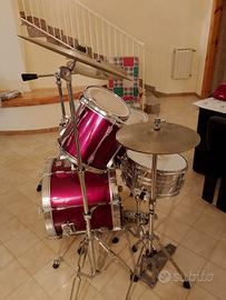 batteria acustica rossa Tama senza dischi!!