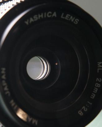 Ottica Yashica 28mm 2.8 per contax/yashica