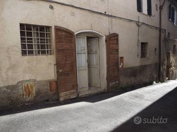 Immobile di 80 m² a Foligno