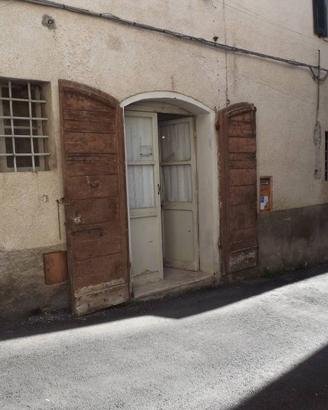 Immobile di 80 m² a Foligno