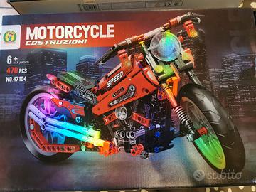 Moto da costruire 470 pezzi nuova