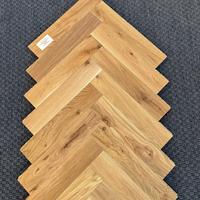 Parquet listoncino rovere nodato a Genova