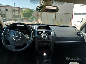 Renault  megane 