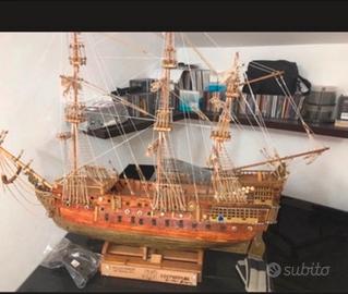 Veliero realizzato a mano