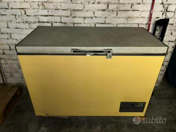 Frigo/congelatore a pozzetto