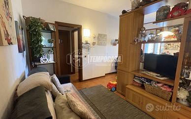 TRILOCALE CON POSTO AUTO