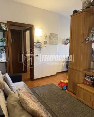 TRILOCALE CON POSTO AUTO