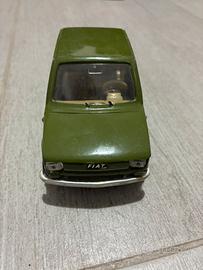 Modellino in scala Politoys S.17 Fiat 126