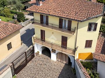 4 LOCALI A CALOLZIOCORTE
