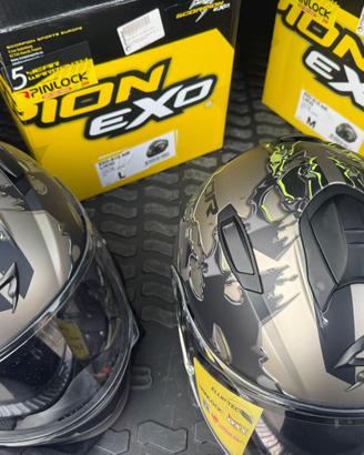 Caschi Scorpion EXO e Guanti Alpinestars