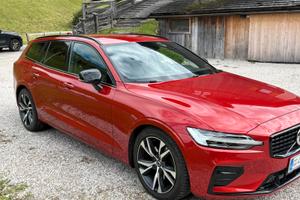 Volvo v60 r-desing b4 mild hybrid 2.0 turbodiesel