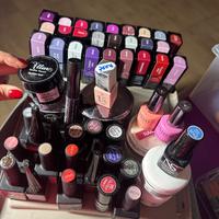 Attrezzature ricostruzione unghie