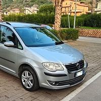 Frontale Volkswagen Touran