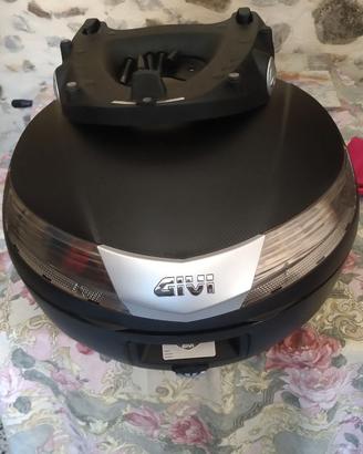Bauletto rigido posteriore Givi 36L e staffa