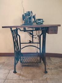 Macchina da cucire per pellicceria