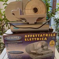 Affettatrice elettrica per la casa "AUSONIA".