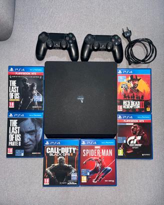 PS4 Slim + 2 Controller