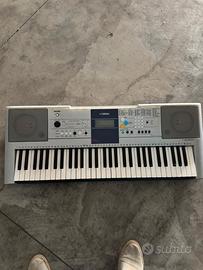 Tastiera Yamaha PSR E323