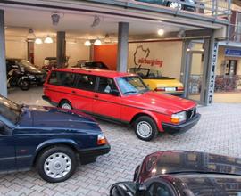 VOLVO 240 2.0 cat Station Wagon Polar