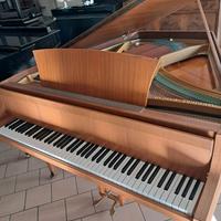 pianoforte a 1/4 di coda Schimmel