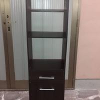 Piccolo mobile a uso scarpiera