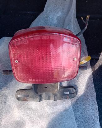 fanale posteriore  con luce porta targa 