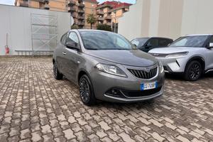 Lancia Ypsilon 1.0 Hybrid Ecochic Gold