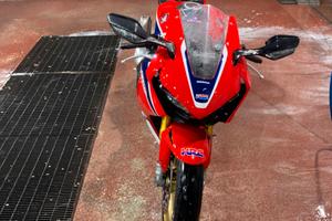 Honda cbr 1000rr sp