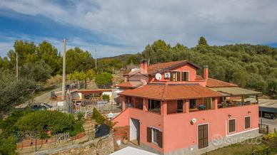 PORZIONE DI BIFAMILIARE A IMPERIA