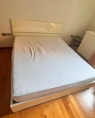 Letto matrimoniale da fine settembre