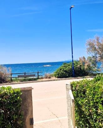 Rif.104, ultime settimane disponibili fronte mare