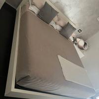 Letto matrimoniale bianco