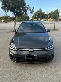 Golf 8 2.000 TDI r-line 150 CV 2023