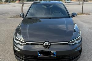 Golf 8 2.000 TDI r-line 150 CV 2023