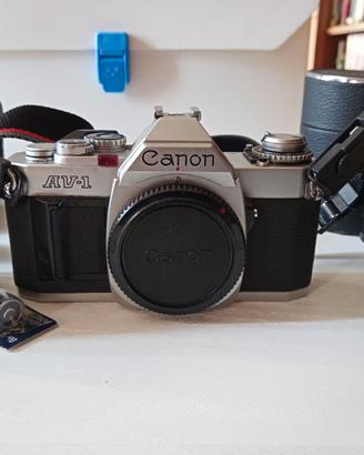 Canon AV-1 + obiettivi originali Canon
