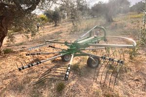 Vendita giroandanatore ( arringatore per fieno)