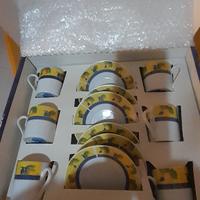 Tazzine da caffè con piattini