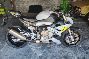 Bmw s 1000r sport akrapovic