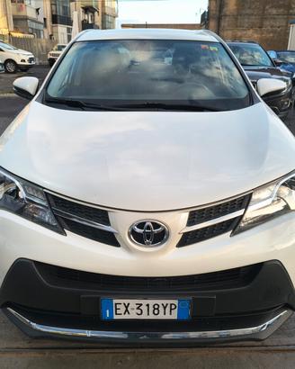 TOYOTA RAV4 2.2 DIESEL UNICOPROPRIETARIO LOUNGE