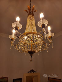 Antico lampadario a mongolfiera