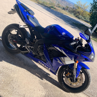 Yamaha r1