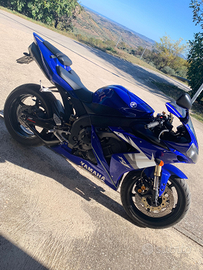 Yamaha r1