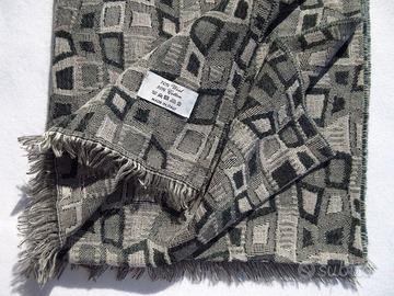 Sciarpa Foulard Nuova, senza etichette. 58х184cm.